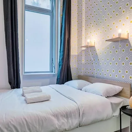 Cosy Heart Of Paris